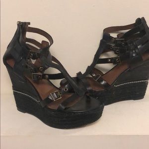 Donald J Pliner black wedges